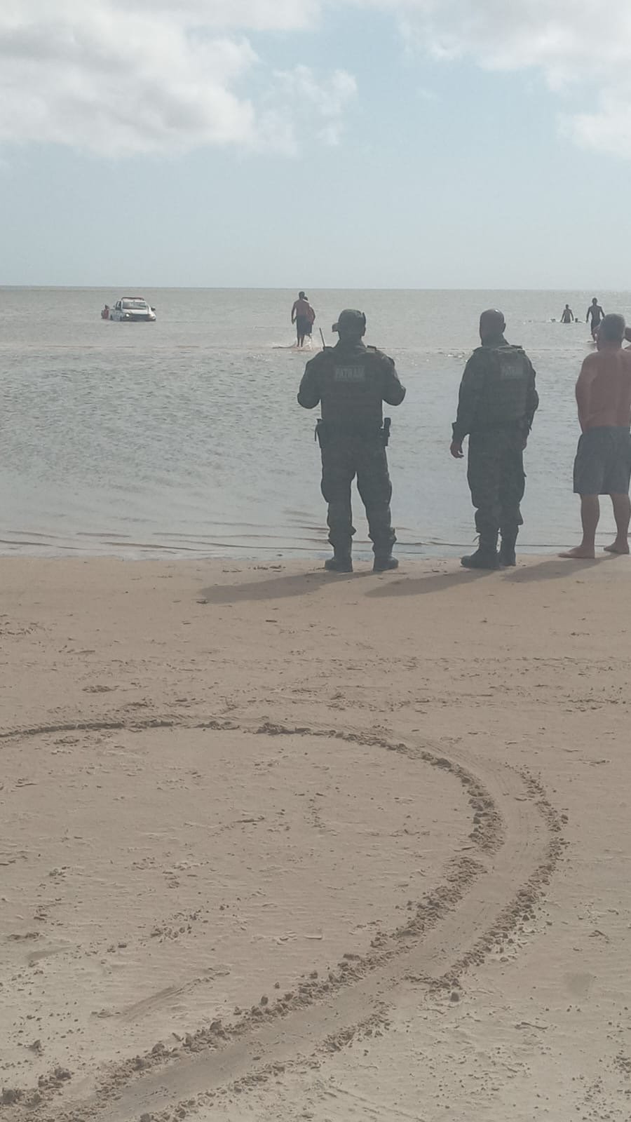Homem segue desaparecido após afogamento na Praia da Capilha