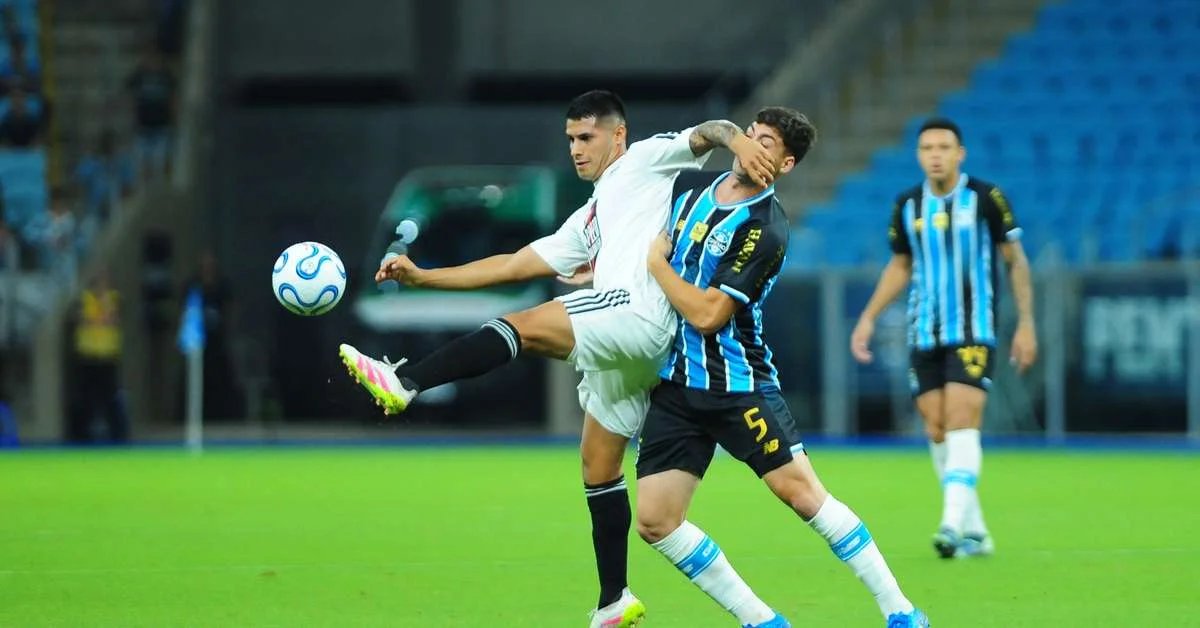Volante do Grêmio é multado pela Conmebol