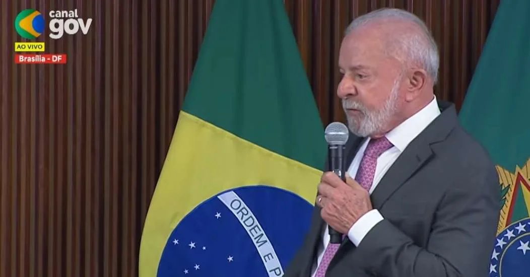 Lula afirma que Brasil precisa abandonar “complexo de vira-lata”