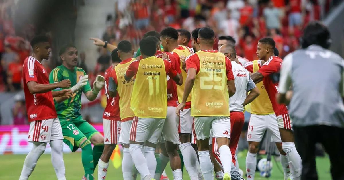 “Temos uma dívida jogando em casa”