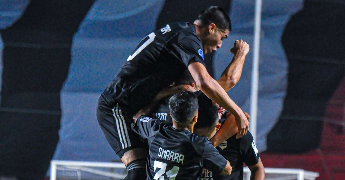 Deportivo Riestra vence o City Torque e embola grupo do Grêmio na Sul-Americana