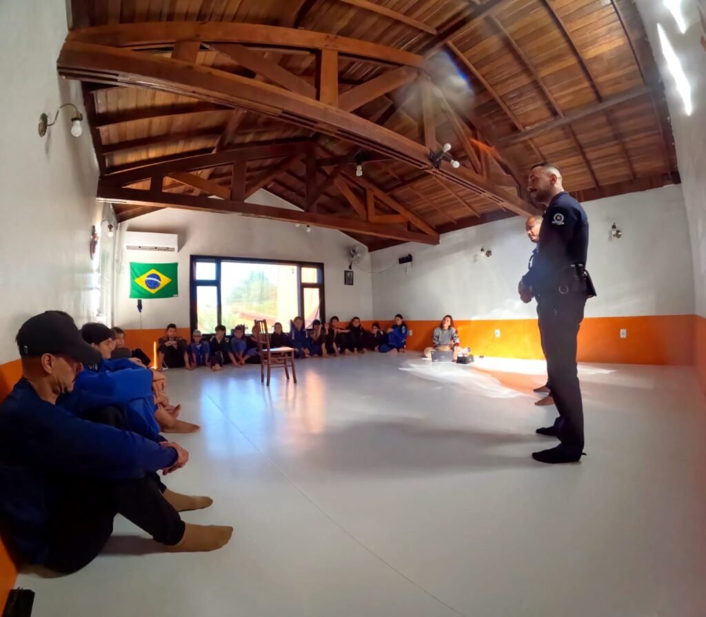 Ação com Guarda Municipal reforça educação e cidadania em projeto social de Pelotas – Portal Pelotas Notícias