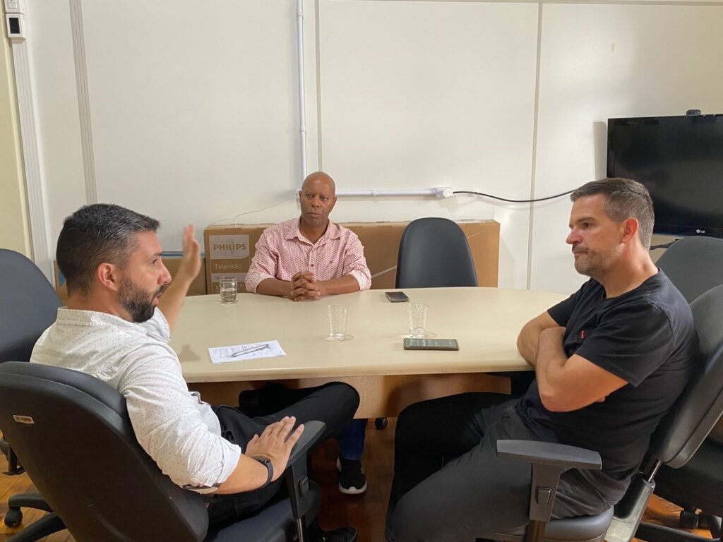 PEIXOTO ARTICULA COM ESTADO E MUNICÍPIO COMEÇO DA CONSTRUÇÃO DO MURO QUE DESABOU EM COLÉGIO – Portal Pelotas Notícias