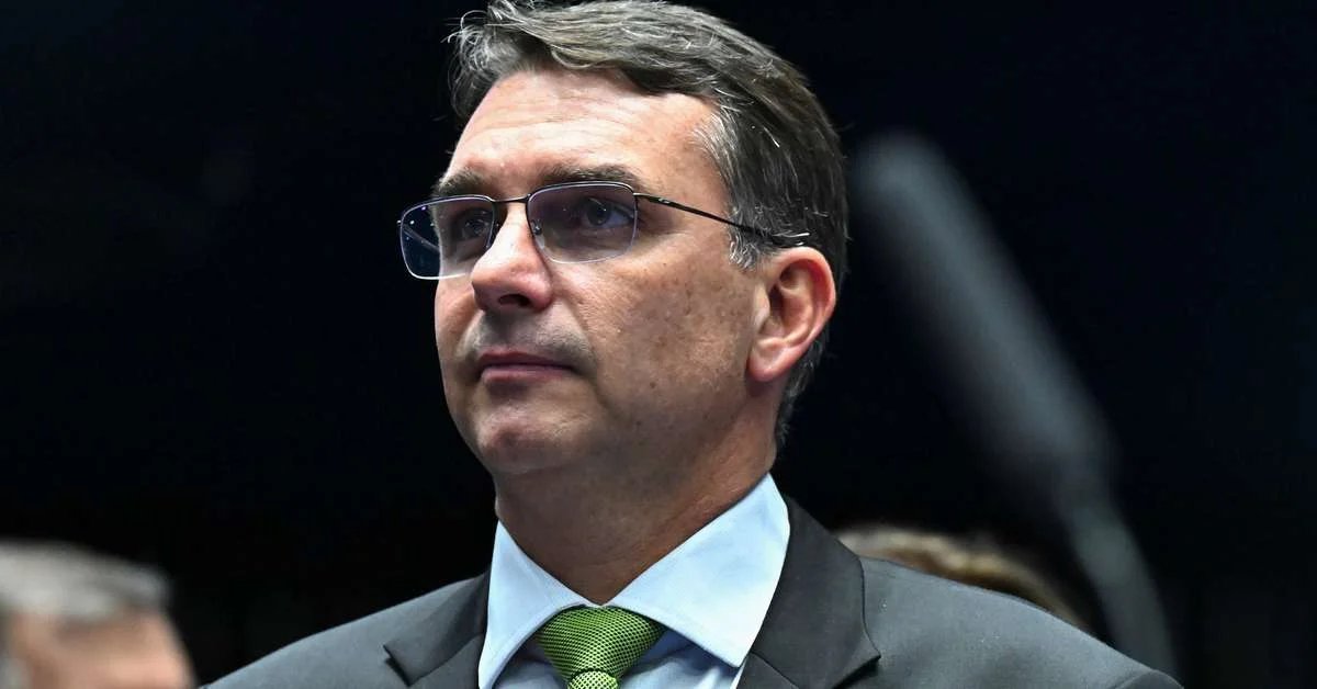 Flávio Bolsonaro chama Tereza Cristina de “sonho de consumo” ao responder sobre vaga de vice