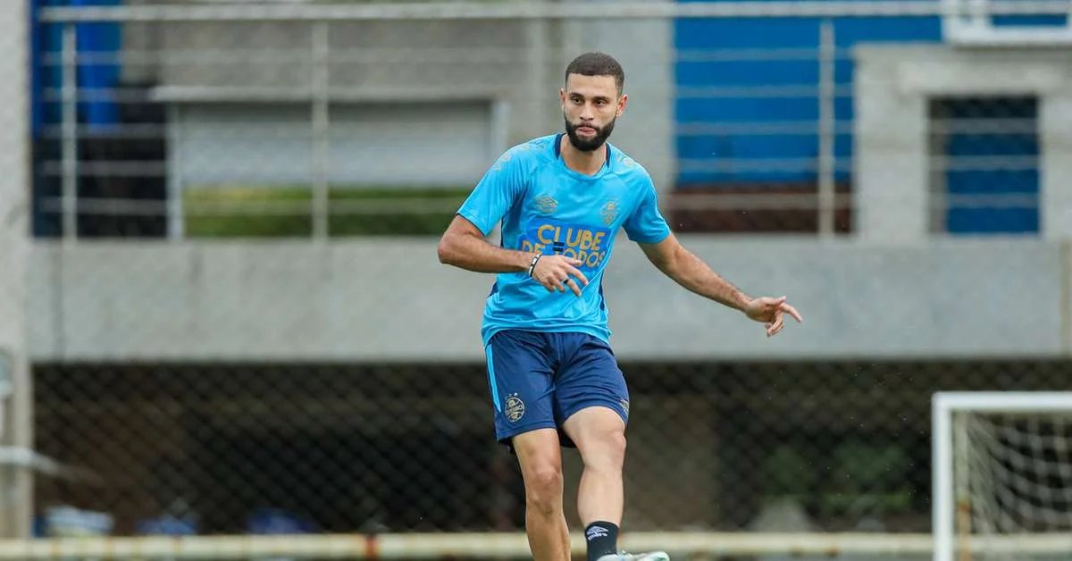 Luís Castro surpreende, escala dois canhotos na zaga e troca argentinos no meio do Grêmio