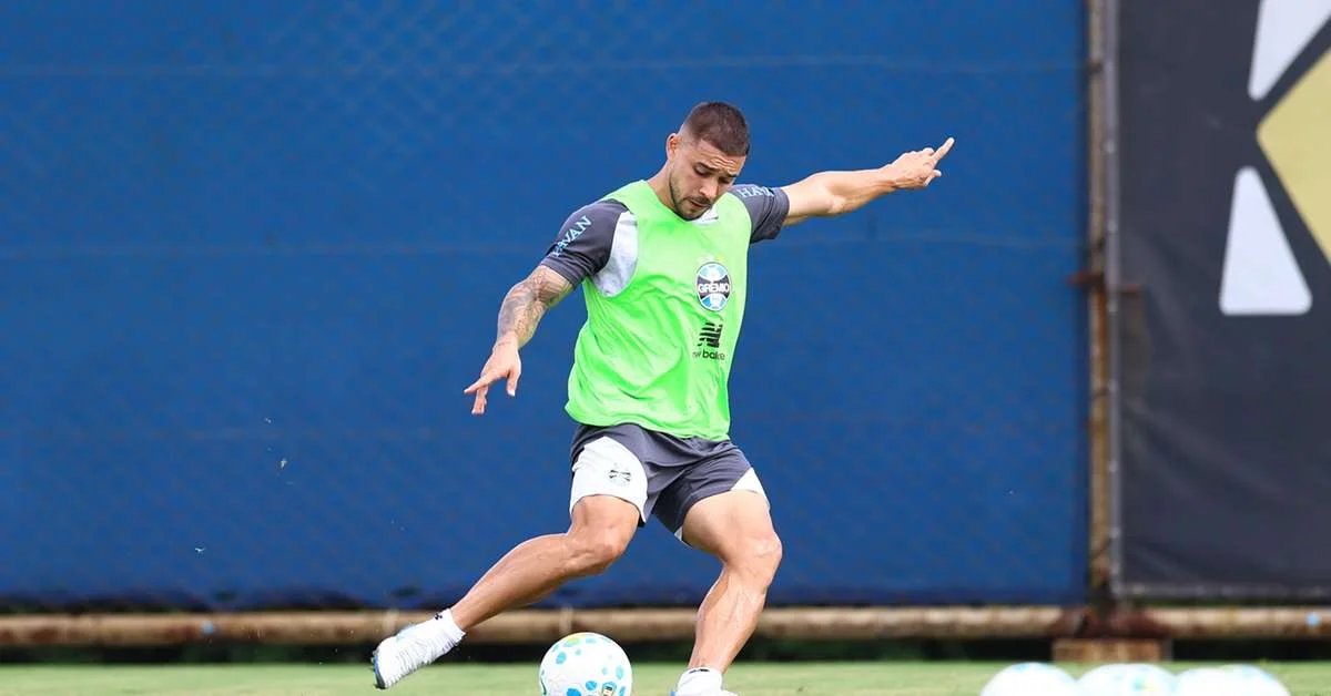 Lateral pode reforçar o Grêmio contra o Cruzeiro