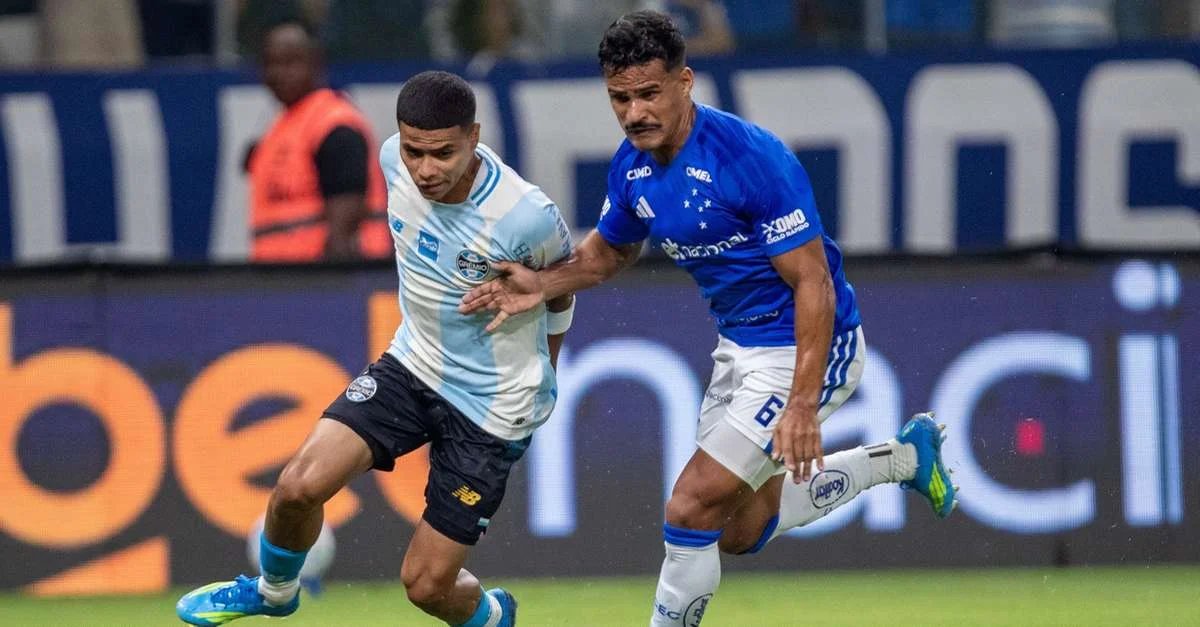 Grêmio é derrotado pelo Cruzeiro e fica mais perto do Z-4 do Brasileirão