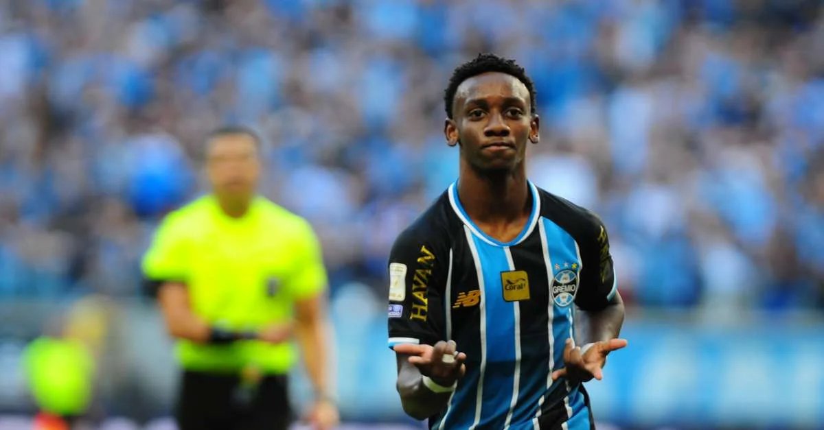 Grêmio vence o Coritiba e encerra jejum no Brasileirão