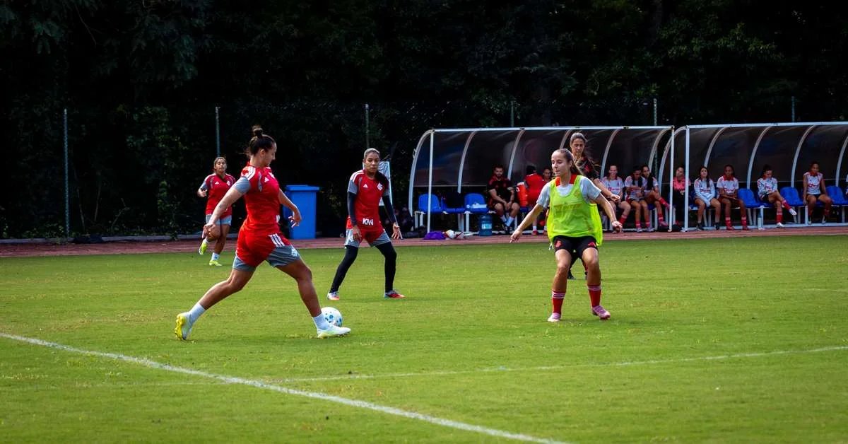 Gurias Coloradas fazem jogo-treino com Sub-20 em preparação para duelo com Cruzeiro