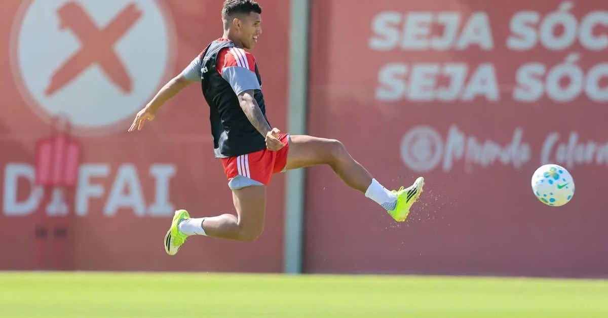 Inter pode ter improvisação na lateral esquerda contra o Mirassol
