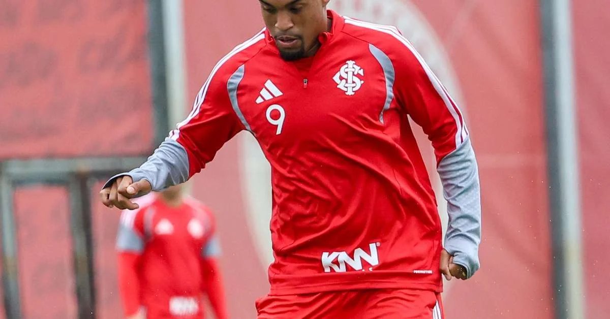 Ineficiente pelo alto, Inter pode apostar em Alerrandro para mudar ataque