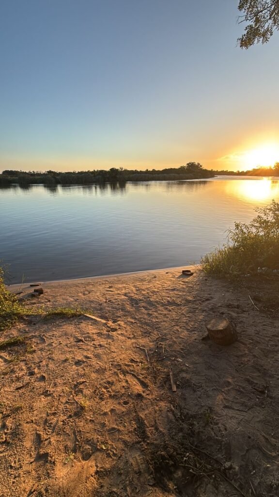 Beleza do fim de tarde contrasta com abandono e lixo no Recanto de Portugal em Pelotas – Portal Pelotas Notícias