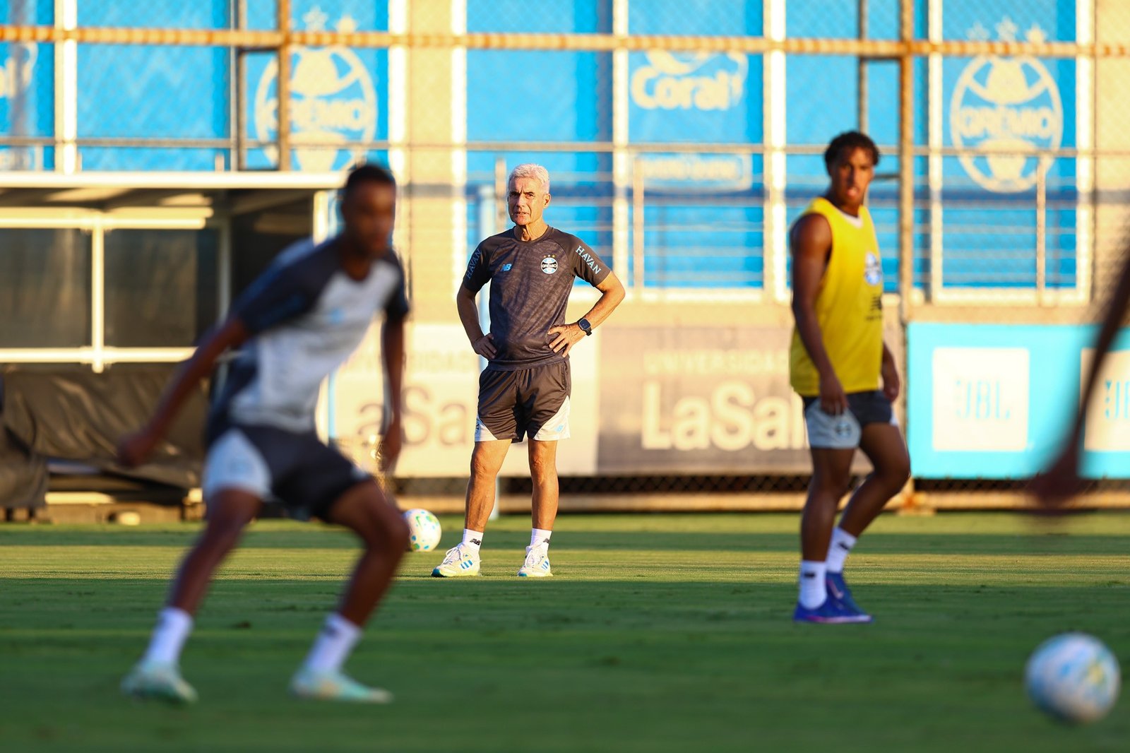 Grêmio: o que pesa contra e a favor de Luís Castro antes do Gre-Nal