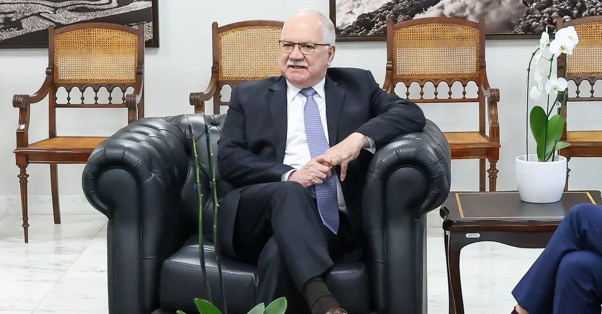 Fachin diz que STF vai “cortar” penduricalhos proibidos pela Corte