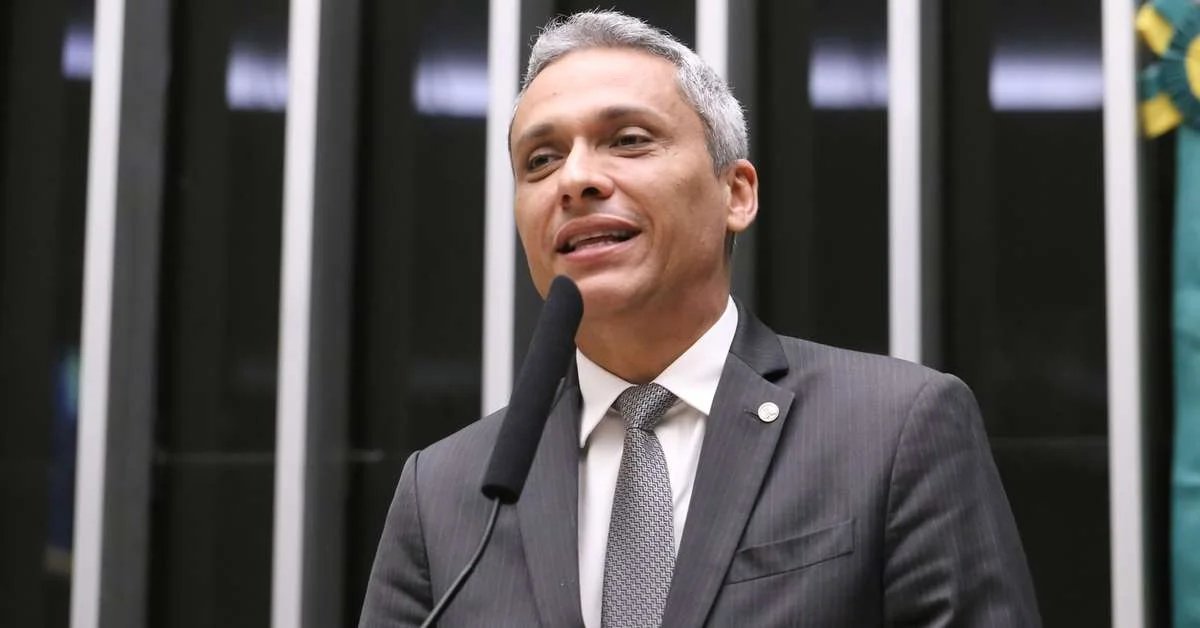 Justiça condena Gustavo Gayer a indenizar Gleisi por ofensa misógina