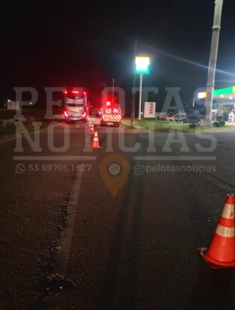 Motociclista sofre fraturas nos braços após queda na BR-116 na noite deste domingo – Portal Pelotas Notícias