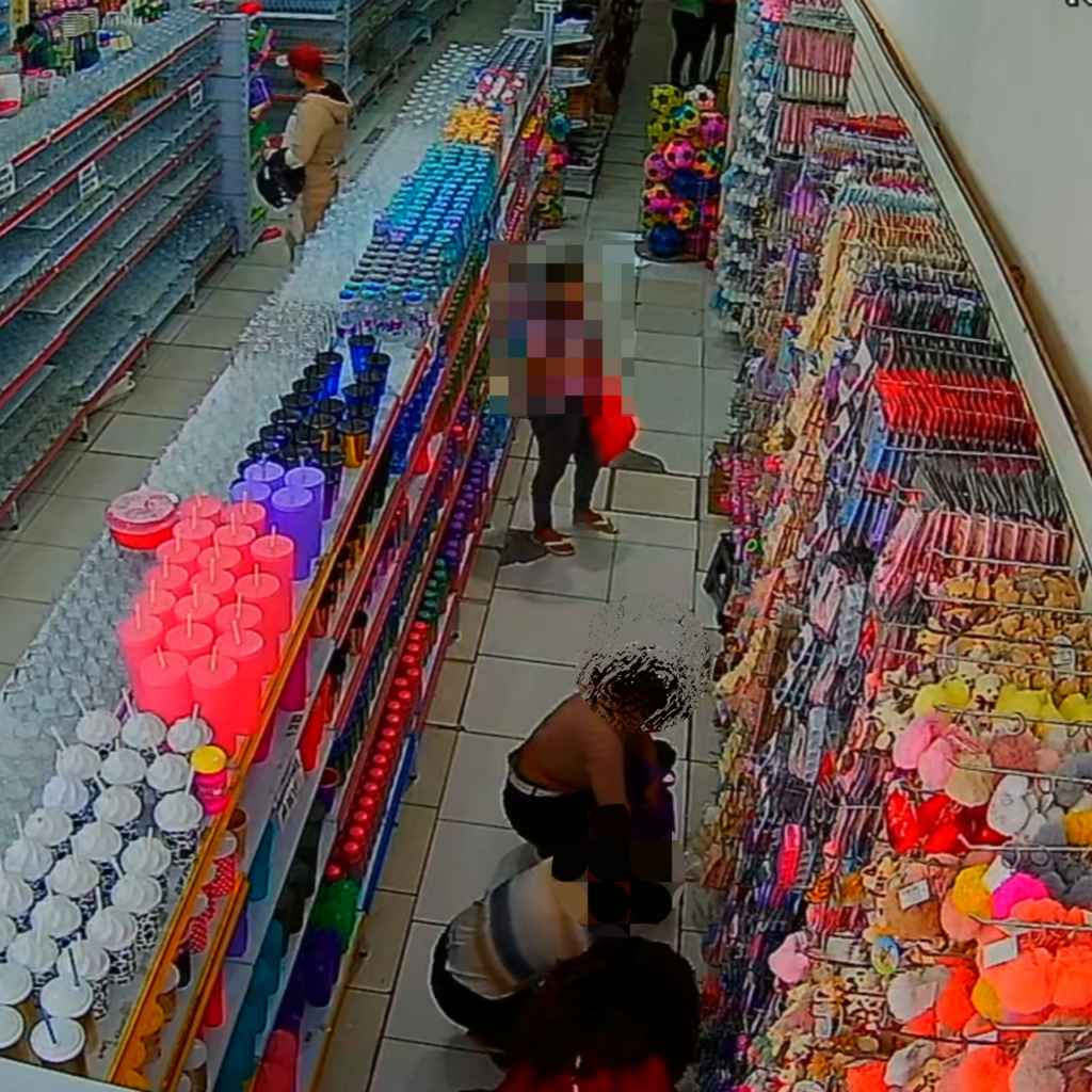 Câmeras flagram ação suspeita de furto em loja na rua Tiradentes, em Pelotas – Portal Pelotas Notícias