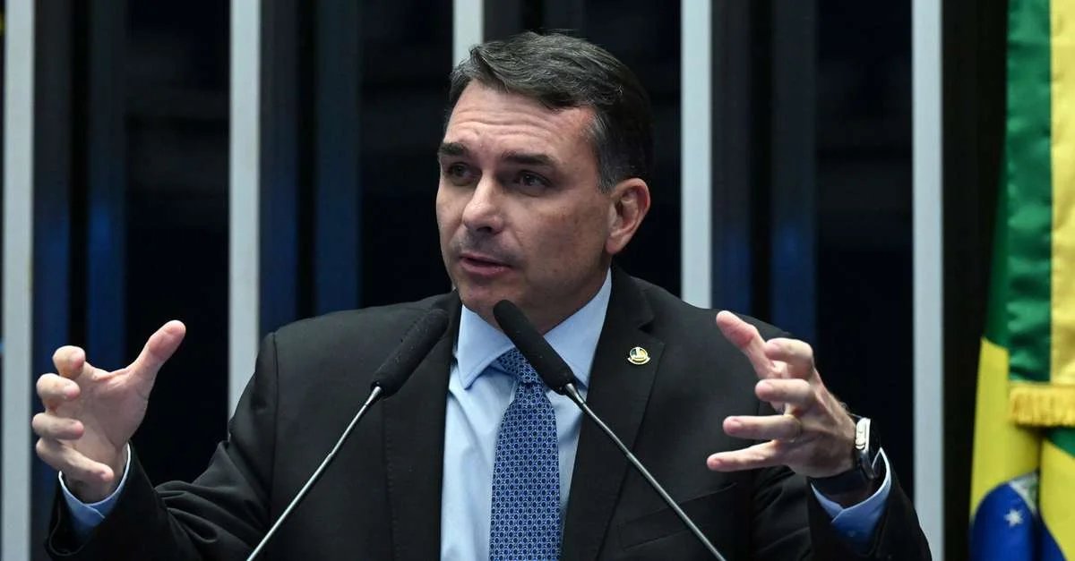 Ala do PL vê prestação de contas de Flávio como fator decisivo para apoiá-lo