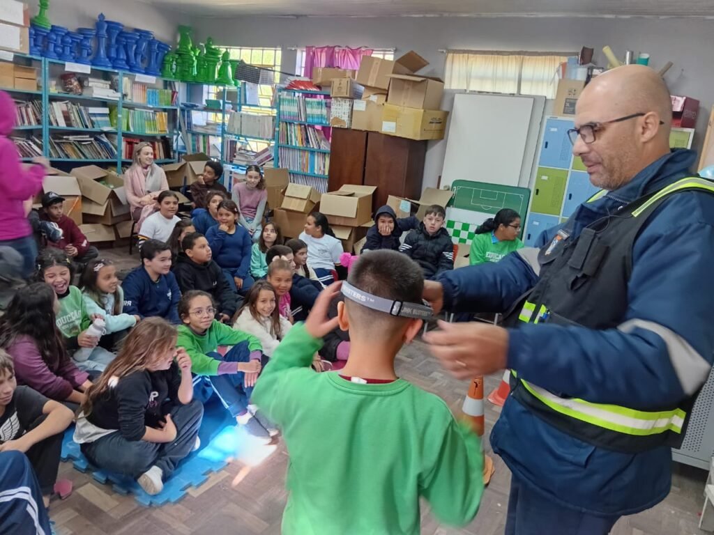STT realiza palestras educativas do Maio Amarelo em escola de Pelotas – Portal Pelotas Notícias